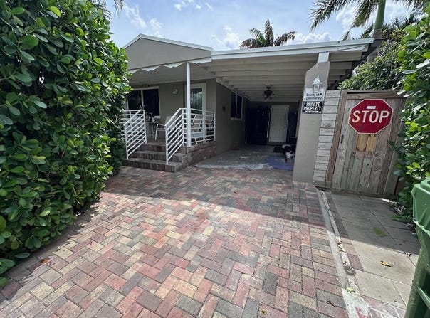 824 NE 17th Ct, Fort Lauderdale, FL 33305