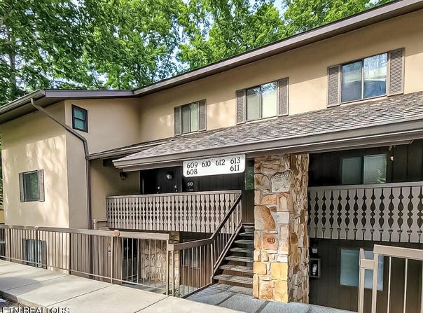 1235 Ski Mountain Rd, Gatlinburg, TN 37738