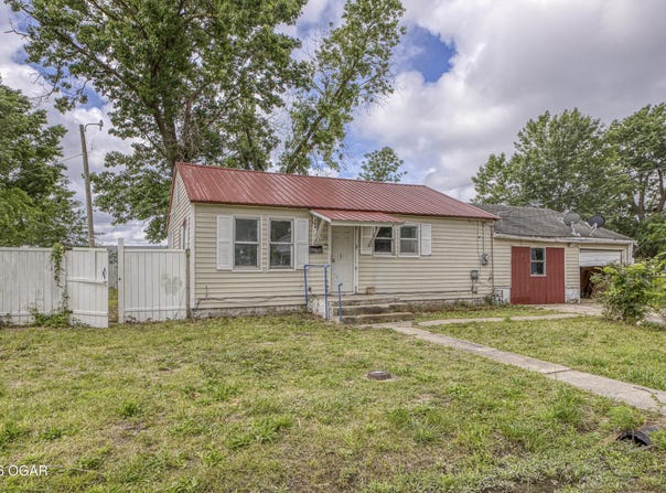 103 E 18th Street, Lamar, MO 64759