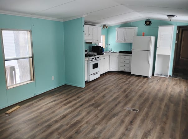 2454 Birch Drive, Kawkawlin, MI 48631