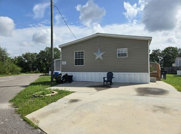 215 Creek Water Circle, Tampa, FL 33615