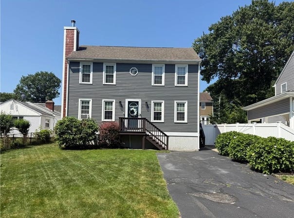 13 Cedar Drive, Bristol, RI 02809