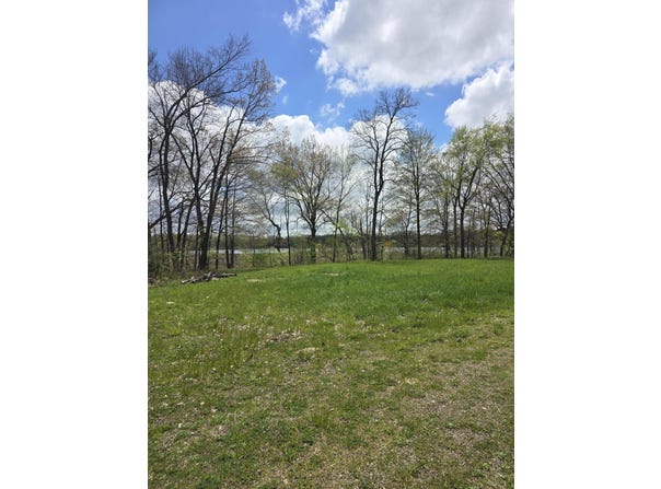 17769 Paradise Lake Road, Vandalia, MI 49095