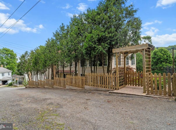 609 ELIZABETH STREET, HOUTZDALE, PA 16651