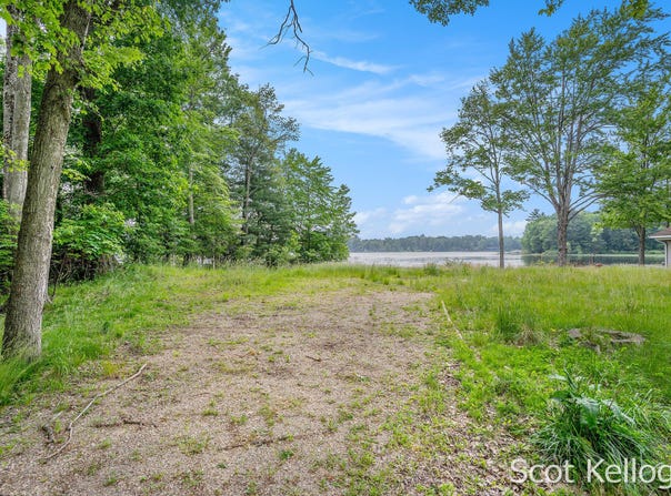 18870 E Brandywine Drive, Gobles, MI 49055