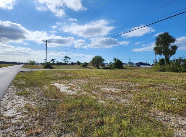 1035 SW 4th Terrace, Cape Coral, FL 33991
