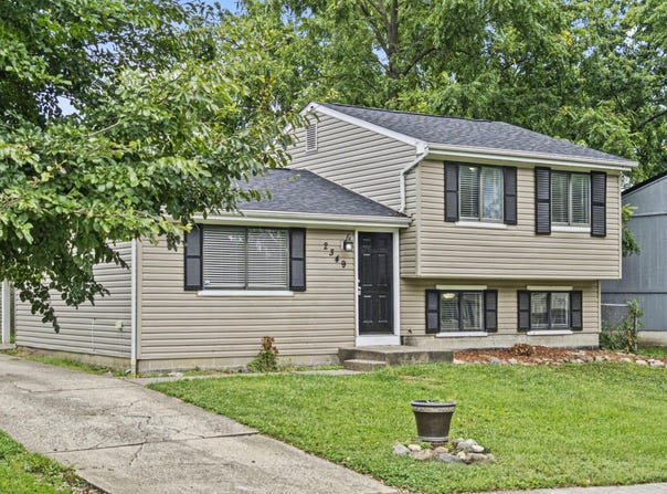 2349 Warfield Drive, Grove City, OH 43123