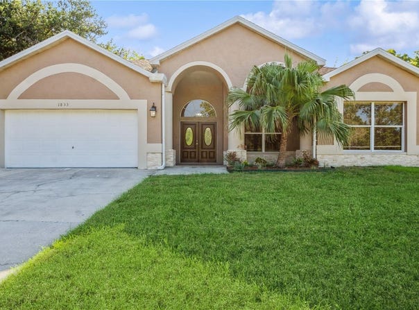 1833 HILLCREST STREET, TARPON SPRINGS, FL 34689