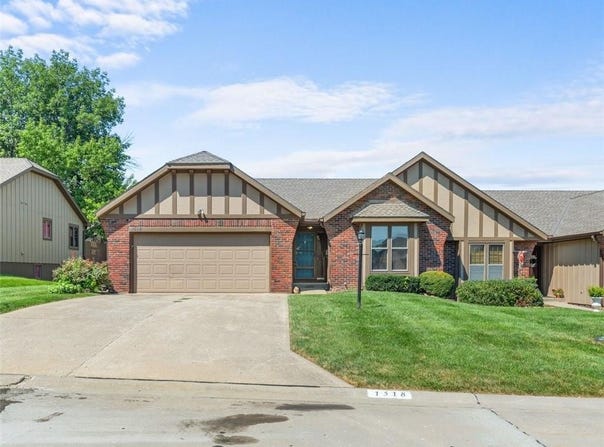 1518 N 42nd Terrace, St Joseph, MO 64506