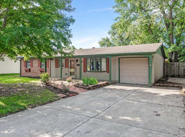 913 N Wilbur Ln, Wichita, KS 67212
