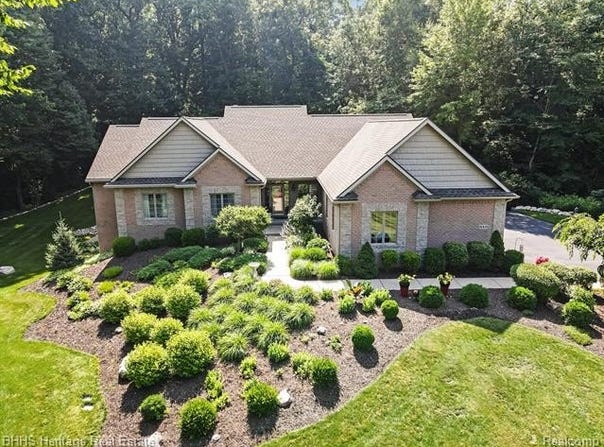 513 Timbermill Lane, Howell, MI 48843