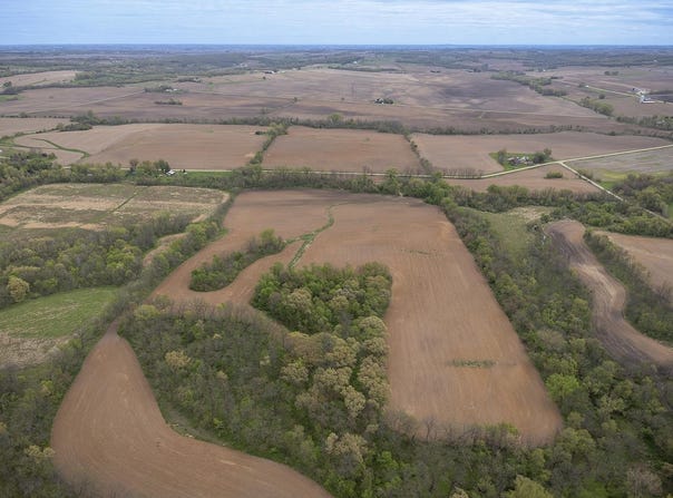 5574 Big Cut, MOUNT CARROLL, IL 61053