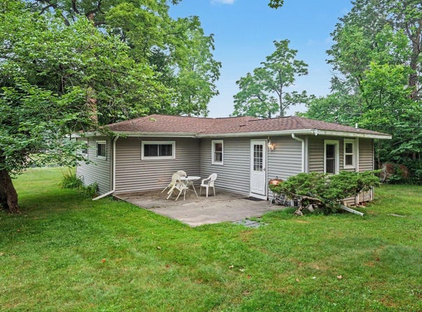 45296 15th Avenue, Bloomingdale, MI 49026