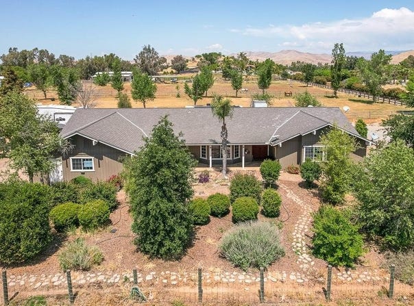 20794 Weldon Avenue E, Sanger, CA 93657