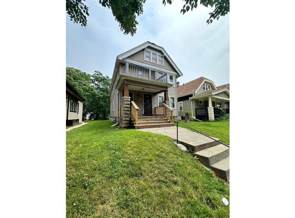 2624 N 37th St, Milwaukee, WI 53210
