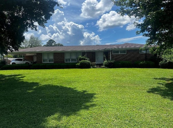 129 Comer St, Rogersville, AL 35652