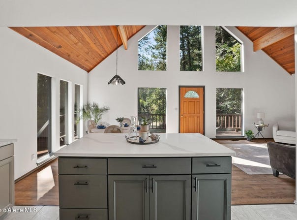 18400 W HOLIDAY WAY, Hauser, ID 83854