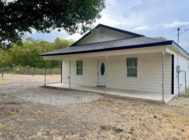 503 E Sanger Street, Celeste, TX 75423