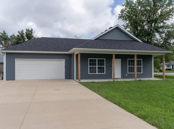 201 Southwest Circle, Centralia, MO 65240