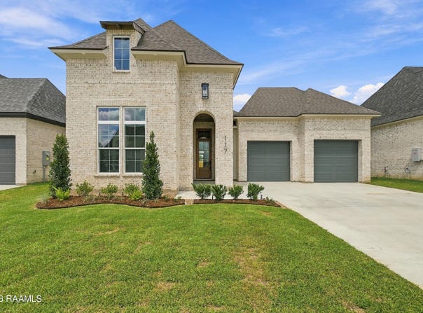 117 Summit Heights Drive, Youngsville, LA 70592