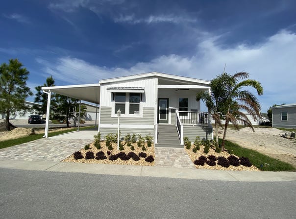 1990 Douglas Lane, Tarpon Springs, FL 34689