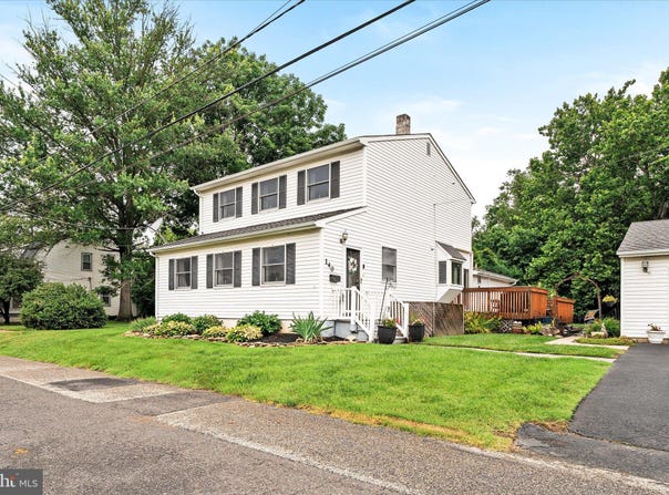 140 GRANDVIEW AVENUE, HAMILTON, NJ 08620