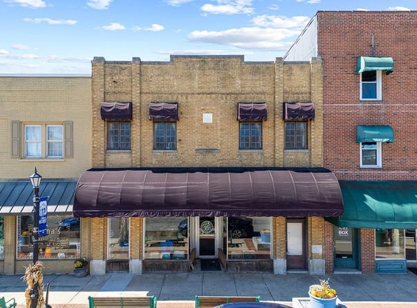516 N Main St, Hillsville, VA 24343