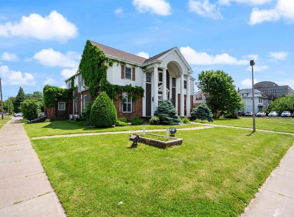 1304 Hammond Ave, Superior, WI 54880