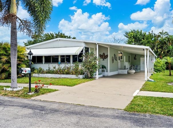 261 NW 52nd Ct, Deerfield Beach, FL 33064