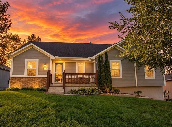 213 NE Hannah Court, Grain Valley, MO 64029