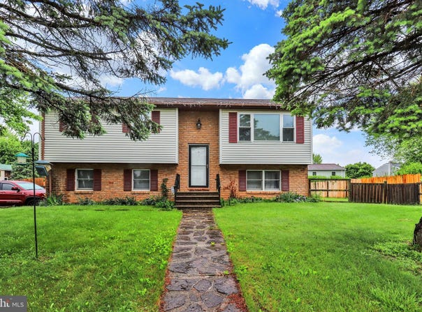38 BONNIEFIELD CIRCLE, GETTYSBURG, PA 17325