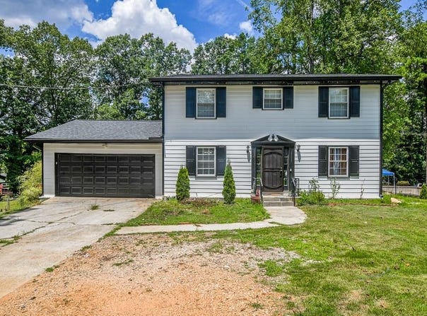 634 ROCKBOROUGH Drive, Stone Mountain, GA 30083