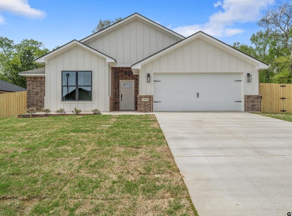 16218 Crossing Circle, Lindale, TX 75771