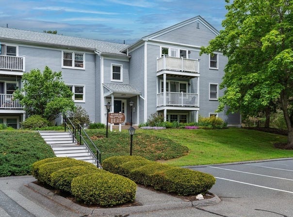 46 Evergreen Rd, Northampton, MA 01053