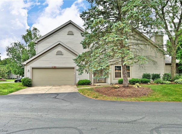 106 N Aspen Court unit: 4, Warren, OH 44484