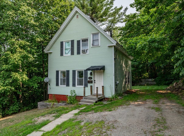 6 Elm Street, Gardiner, ME 04345