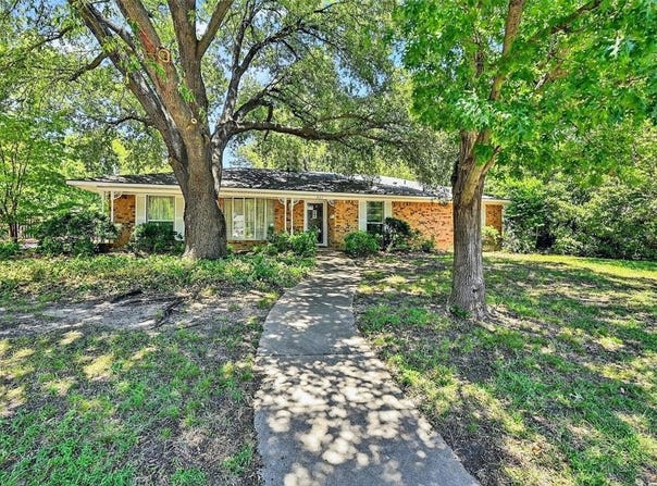 225 W Texas Street, Sherman, TX 75092