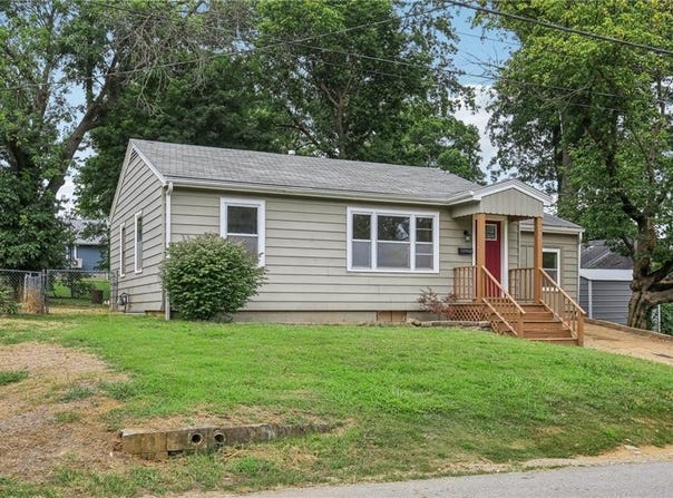 206 N Windsor Street, Windsor, MO 65360