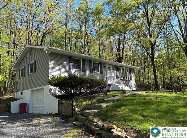 3237 Woodcrest Avenue, Chestnuthill Twp, PA 18330