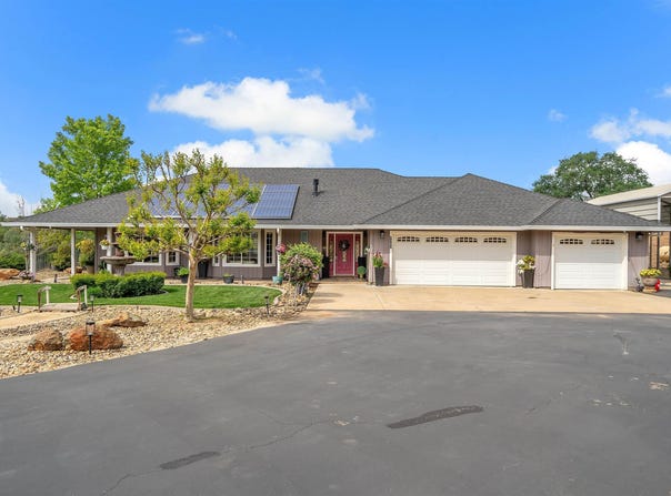 2767 Canoe St, Copperopolis, CA 95228
