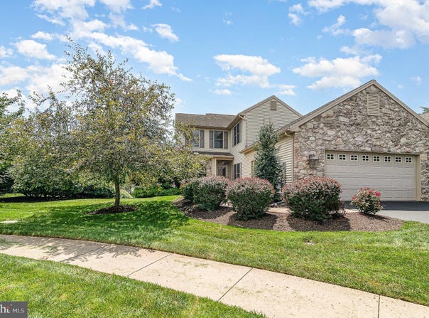 2471 ZELL COURT, HUMMELSTOWN, PA 17036