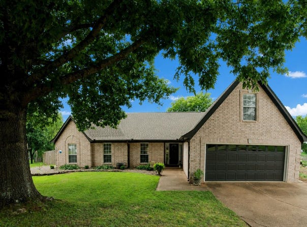 5035 LOOSAHATCHIE Dr, Bartlett, TN 38135