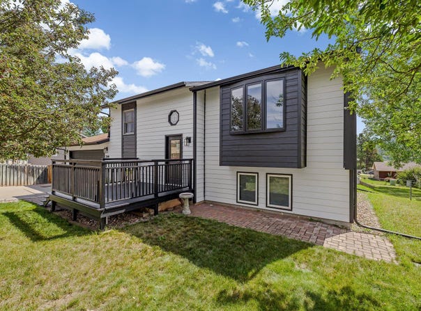 3240 Meadowbrook Drive, Rapid City, SD 57702