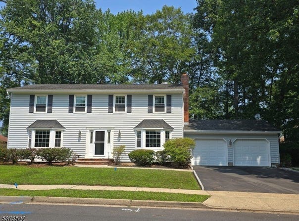 262 W Hegel Ave, Edison Twp., NJ 08820-1217
