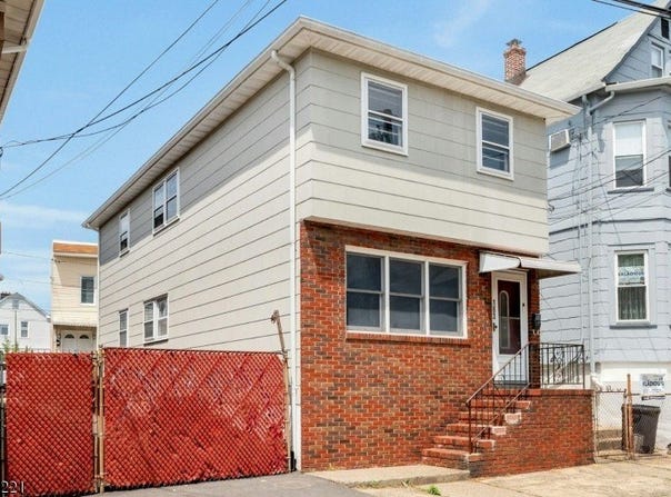 183 Devon St, Kearny Town, NJ 07032-2423