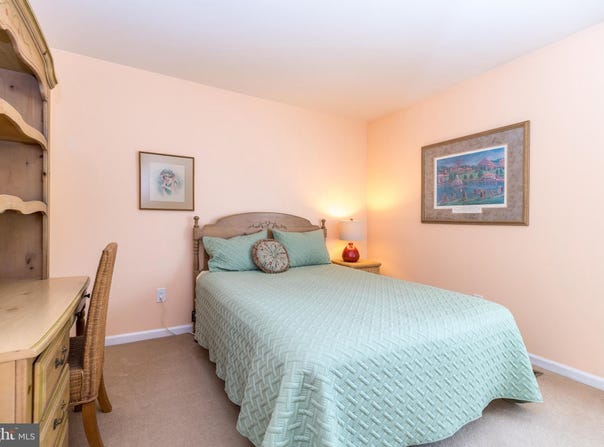 1051 KINGSDOWN COURT, AMBLER, PA 19002