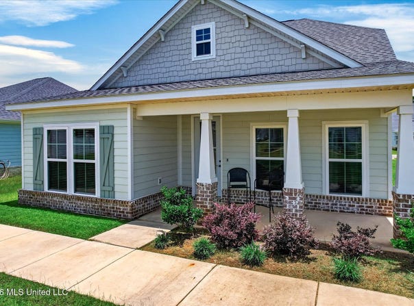 113 Everly Circle, Ocean Springs, MS 39564