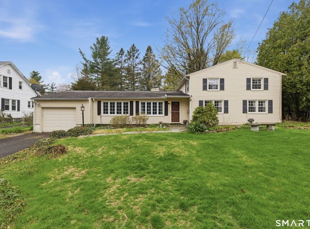 16 Hamilton Lane, Watertown, CT 06795