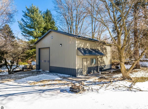 439 9th Street, Manistee, MI 49660-2077
