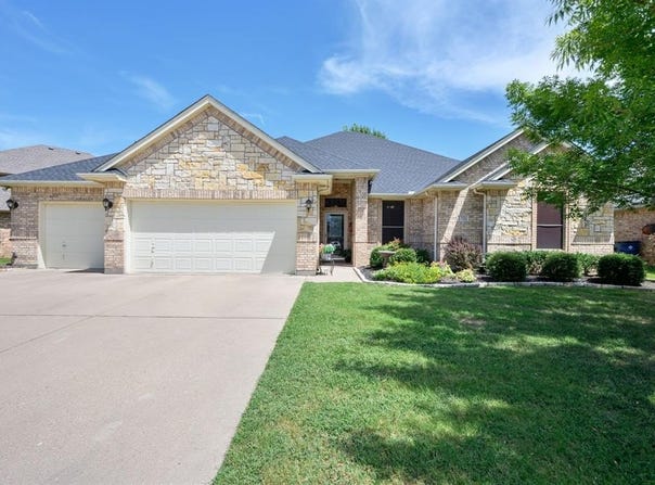 1701 Colorado Drive, Burleson, TX 76028